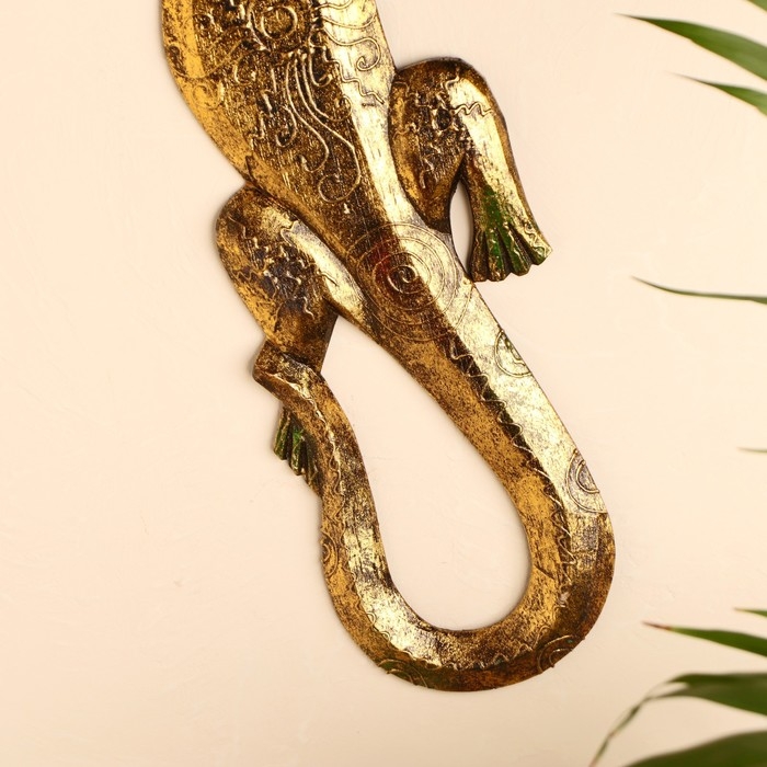 Панно дерево  Панно дерево "Геккон" 48х12,5х1,1 см