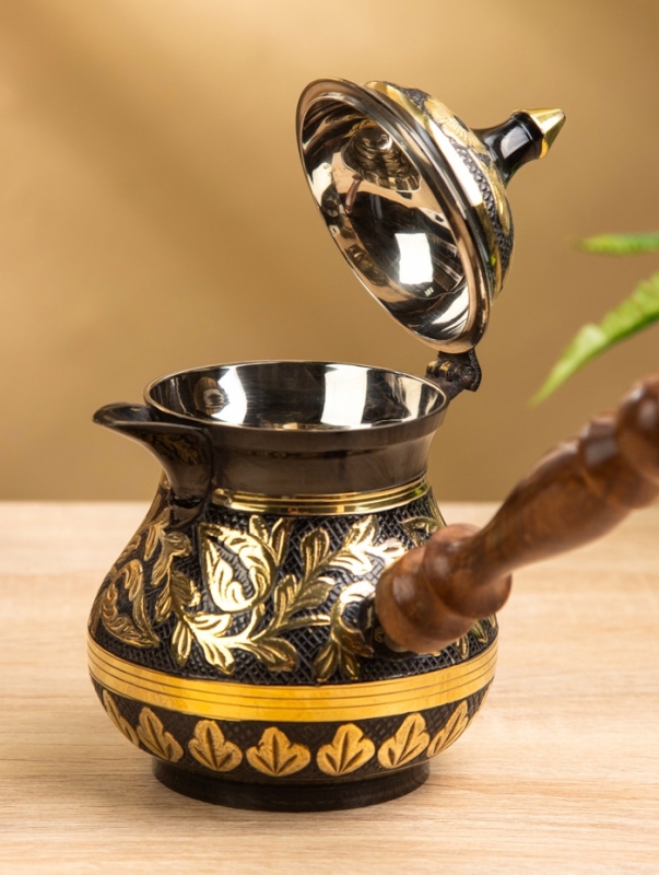 Турка "Чёрное золото" латунь, с крышкой и деревянной ручкой, 400 мл
