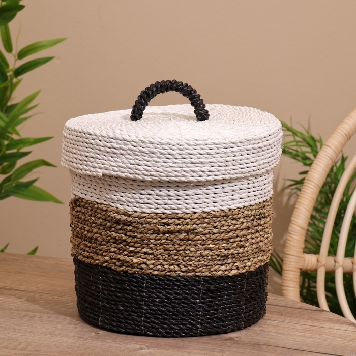 Корзина плетёная с крышкой 27х27х35 см Корзина плетёная с крышкой 27х27х35 см