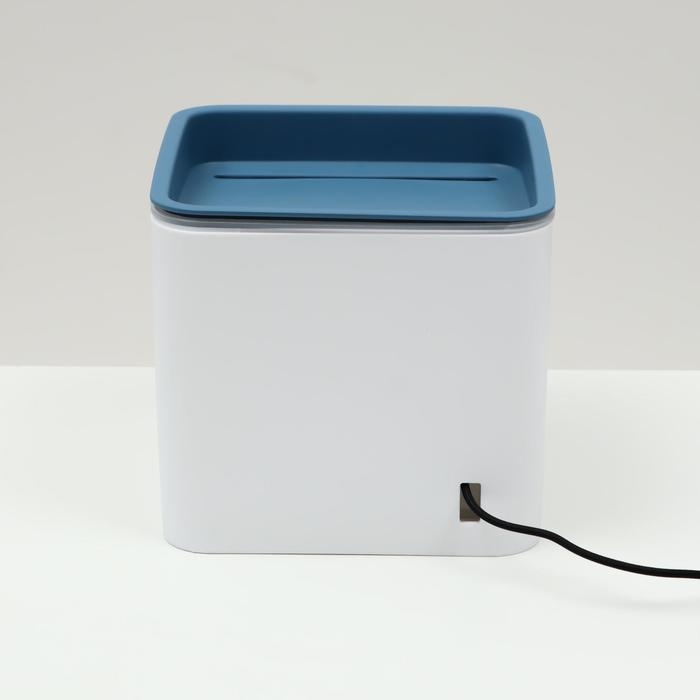 Фонтанчик для животных Carno, 2 л, от USB, бело-синий Фонтанчик для животных Carno, 2 л, от USB, бело-синий