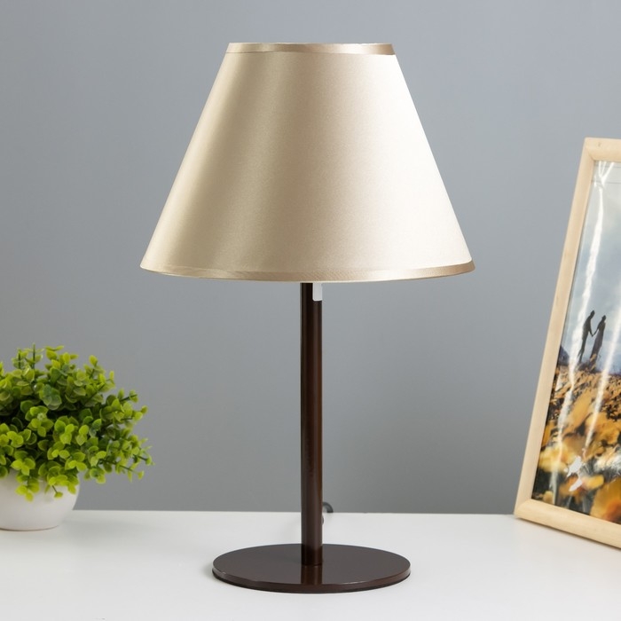Лампа настольная Oliver 1х15Вт Е27 коричневый/шампань 25х25х40см RISALUX Лампа настольная Oliver 1х15Вт Е27 коричневый/шампань 25х25х40см RISALUX