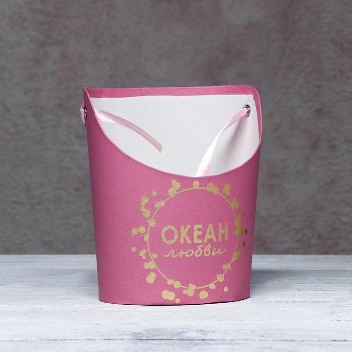 Переноска для цветов, ваза Овал с тиснением  Переноска для цветов, ваза Овал с тиснением "Океан любви", малиновая 12,5 х 13,5 х 18 см