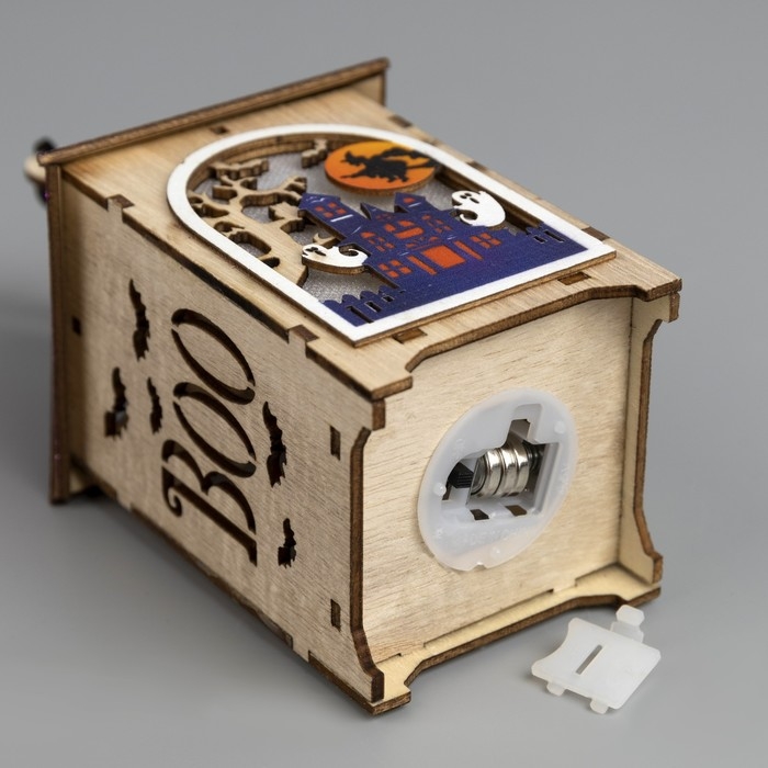 Светодиодная подвеска «Бежевая башня призраков» 6.5 × 17.5 × 6.5 см, пластик, батарейки LR1130х3 (в комплекте), свечение тёплое белое Светодиодная подвеска «Бежевая башня призраков» 6.5 × 17.5 × 6.5 см, пластик, батарейки LR1130х3 (в комплекте), свечение тёплое белое