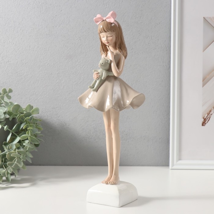 Сувенир полистоун Сувенир полистоун "Малышка в платье с мишкой в руках" 12,2х9,4х32,3 см