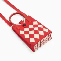 Сумка подр Ромбы, 12*4*17, отд на кнопке, дл ремень, красный Сумка подр Ромбы, 12*4*17, отд на кнопке, дл ремень, красный