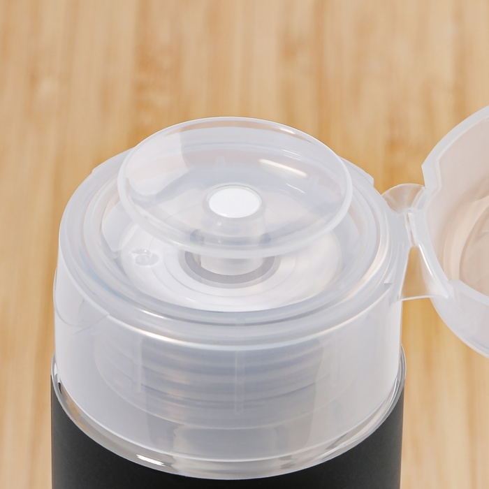 Флакон с помпой «Love what you do», 150 мл, цвет чёрный/белый Флакон с помпой «Love what you do», 150 мл, цвет чёрный/белый