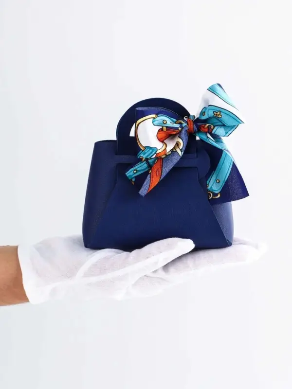 Кожанная подарочная сумочка 13 х12 х 5,5 см глубокий синий Кожанная подарочная сумочка 13 х12 х 5,5 см глубокий синий