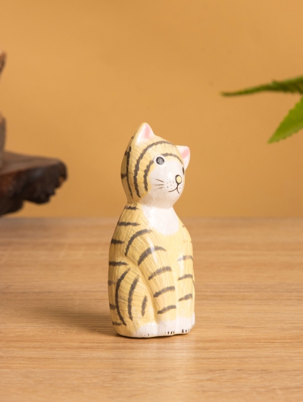 Сувенир «Полосатый кот», 8×3.5×2.5 см, дерево Сувенир «Полосатый кот», 8×3.5×2.5 см, дерево