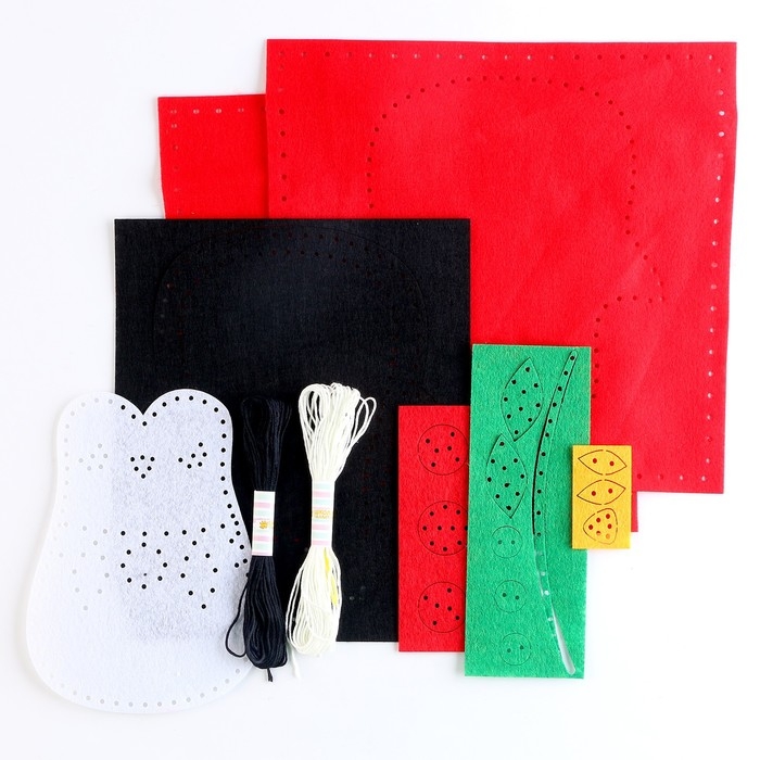 Набор для шитья на новый год. Подушка из фетра своими руками «Пингвин», 25 х 25 см Набор для шитья на новый год. Подушка из фетра своими руками «Пингвин», 25 х 25 см