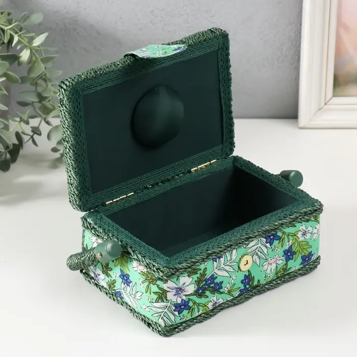 Шкатулка для рукоделия и шитья &laquo;Полевые цветы на зелёном&raquo;, хранение ниток, иголок, мелочи, 18&times;12&times;9.5 см