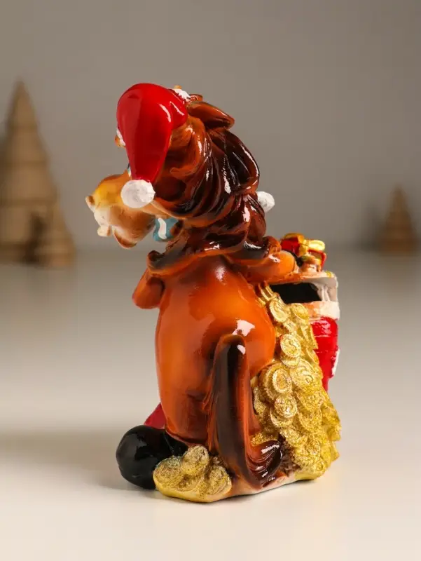 Копилка полистоун Копилка полистоун "Коняшка с носком с подарками, в колпаке" 9х5,8х12,5 см