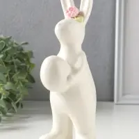 Сувенир керамика "Белый зайчик с пасхальным яйцом, цветком на голове" 9х7,7х21 см