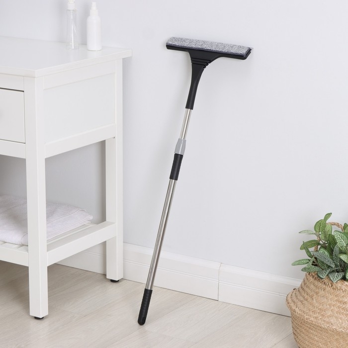 Окномойка с насадкой из микрофибры Raccoon, гибкая, стальная телескопическая ручка, 28×2,5×80(117) см, цвет чёрный Окномойка с насадкой из микрофибры Raccoon, гибкая, стальная телескопическая ручка, 28×2,5×80(117) см, цвет чёрный