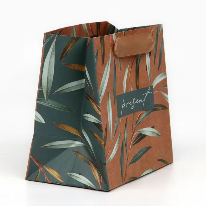 Пакет подарочный крафтовый квадратный, упаковка, «Present», 14 х 14 х 9 см Пакет подарочный крафтовый квадратный, упаковка, «Present», 14 х 14 х 9 см