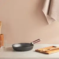 VETTA Сковорода чугун, d24х5см, деревянная ручка, индукция