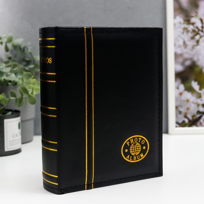 Фотоальбом на 200 фото 10х15 см Фотоальбом на 200 фото 10х15 см "Классика" 2 золотых полоски МИКС кожзам 18х23х5,5 см