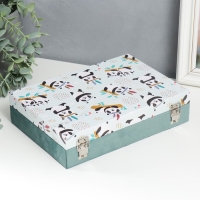 Шкатулка дерево "Панды-индейцы" кожзам и бархат 5,5х24х17 см Шкатулка дерево "Панды-индейцы" кожзам и бархат 5,5х24х17 см