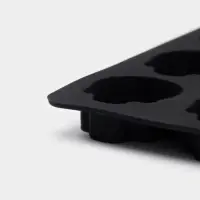 Форма для конфет и шоколада Доляна &laquo;Череп&raquo;, силикон, 21.5&times;7.8&times;1.3 см, 10 ячеек (3.2&times;2.9 см), чёрная