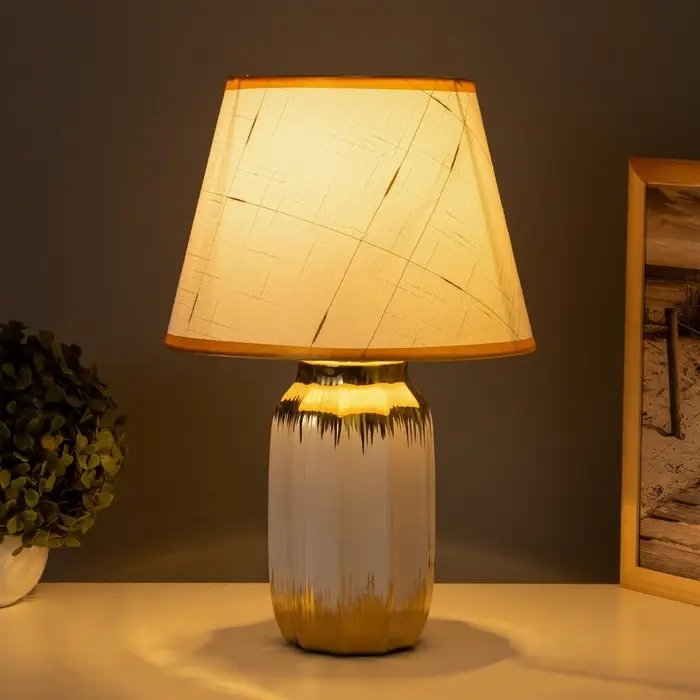 Лампа настольная &laquo;Мартина&raquo; 1&times;40 Вт Е14 белый/золото 24&times;24&times;40 см