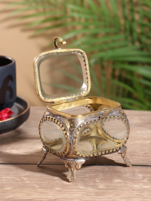 Шкатулка стеклянная «Сундучок», латунь, 8.5×7.5×8 см Шкатулка стеклянная «Сундучок», латунь, 8.5×7.5×8 см