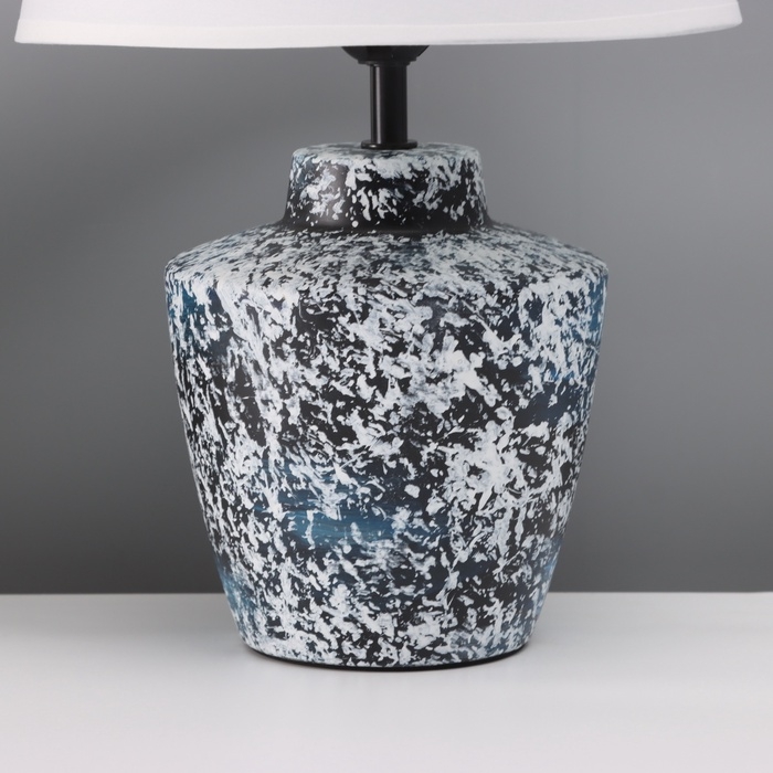 Лампа настольная Лампа настольная "Клауд" 1х40Вт Е27 черный/белый 25х25х38,,5см