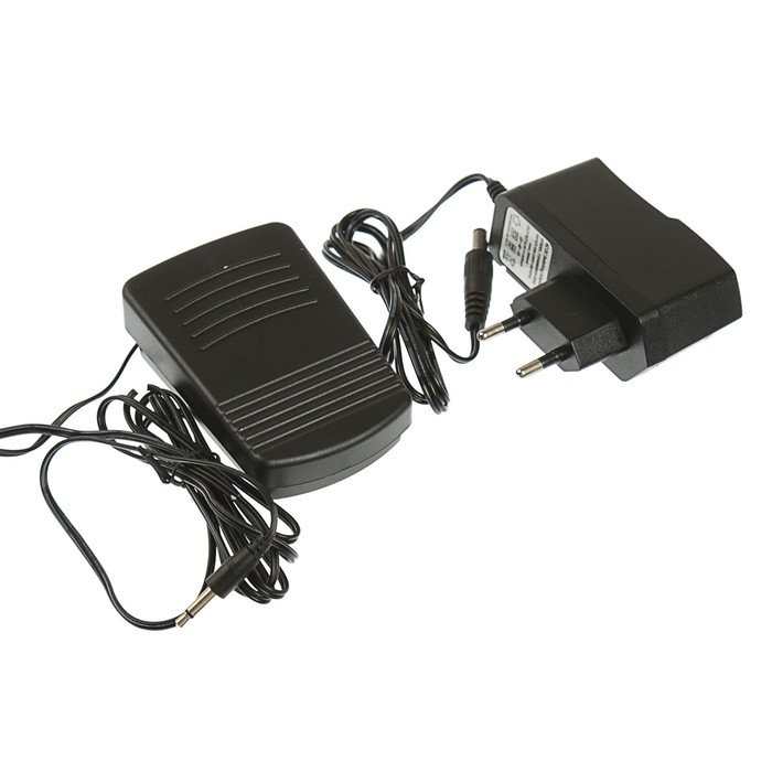 Швейная машина LuazON LSH-02, 5 Вт, компактная, 4xАА или 220 В, белая Швейная машина LuazON LSH-02, 5 Вт, компактная, 4xАА или 220 В, белая