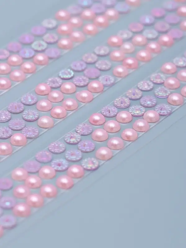 Наклейка пластик стразы Наклейка пластик стразы "Жемчужины и цветочки" розово-сиреневые 7х31 см