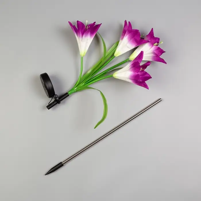 Садовый светильник &laquo;Лилия фиолетовая&raquo;, уличный, на солнечной батарее, 70 см, 4 LED, свечение мульти