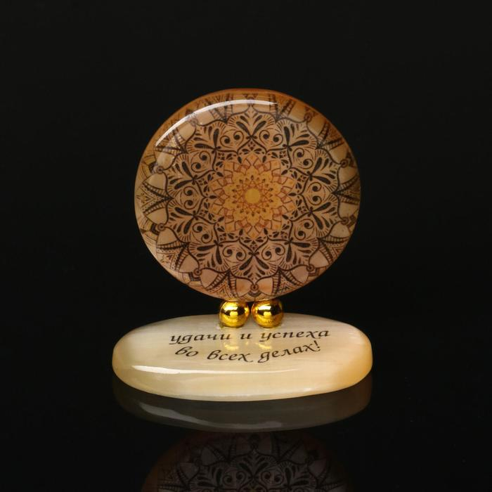 Изделие на подставке №1 Изделие на подставке №1"Мандала", селенит