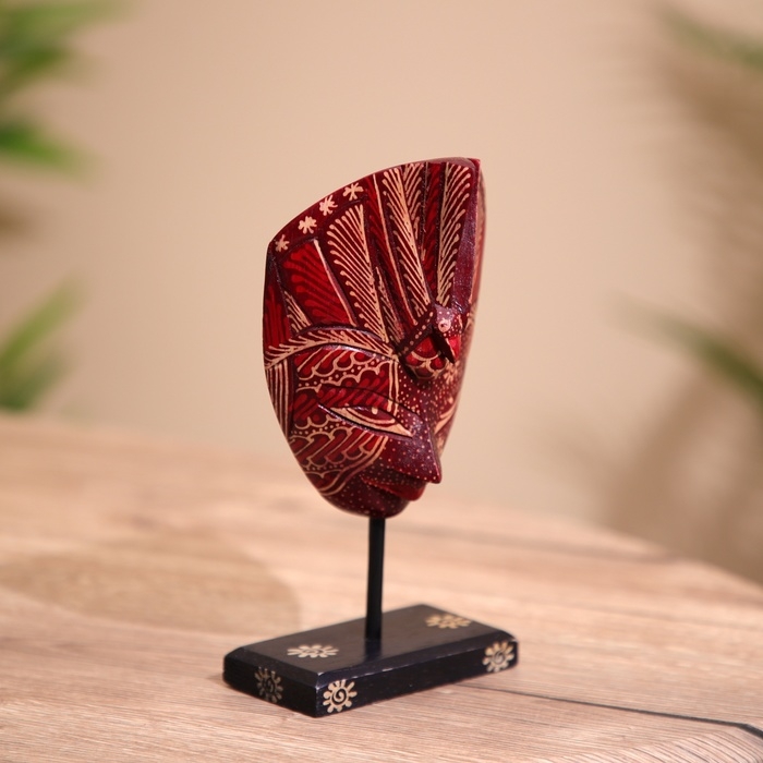 Сувенир Сувенир "Маска" на подставке, батик, дерево 20 см