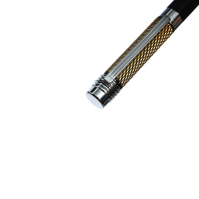 Ручка подарочная шариковая в футляре из искуственной кожи Calligrata Ручка подарочная шариковая в футляре из искуственной кожи Calligrata "VIP", поворотная, корпус черный с серебрянными вставками