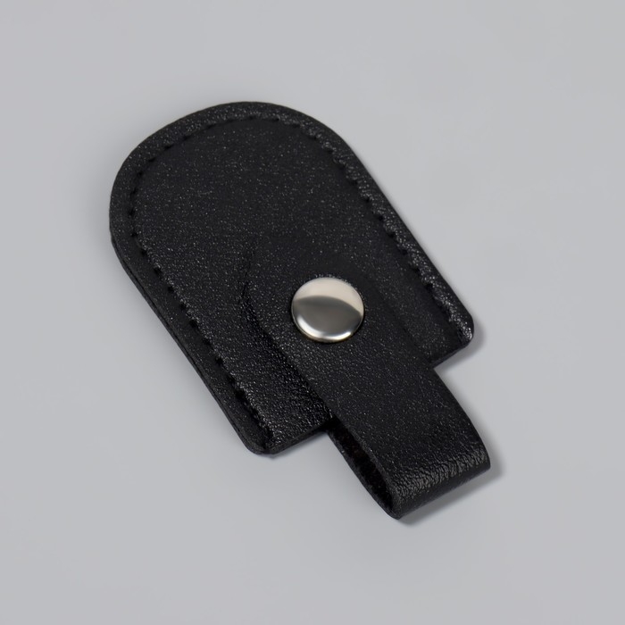 Чехол для хранения маникюрных инструментов, на кнопке, 6,8 × 3,8 см, цвет чёрный Чехол для хранения маникюрных инструментов, на кнопке, 6,8 × 3,8 см, цвет чёрный