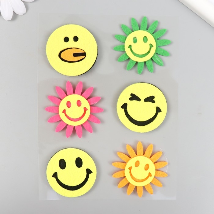 Наклейка фетр Наклейка фетр "Смайлы и цветочки" 21х12,3 см