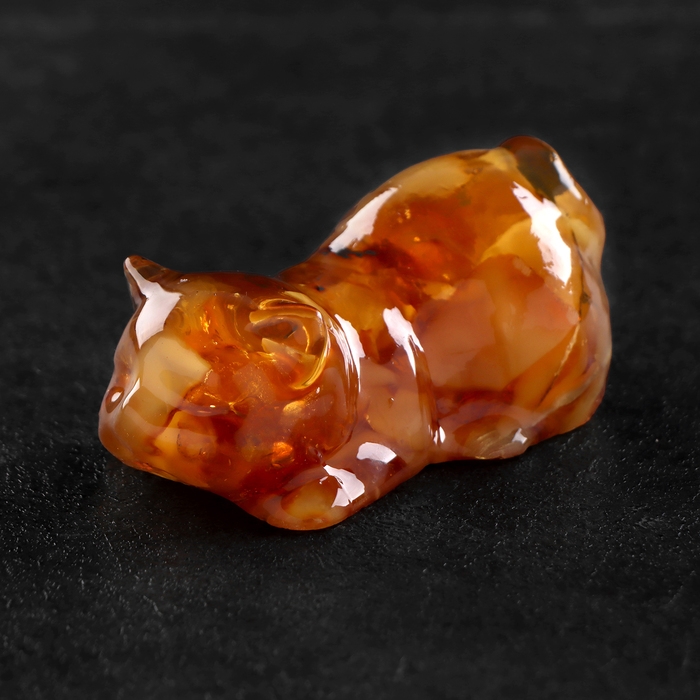 Сувенир Сувенир "Кот на охоте", янтарь