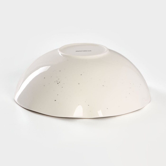 Салатник фарфоровый Доляна «Млечный путь», 1,4 л, d=22 см, цвет белый в крапинку