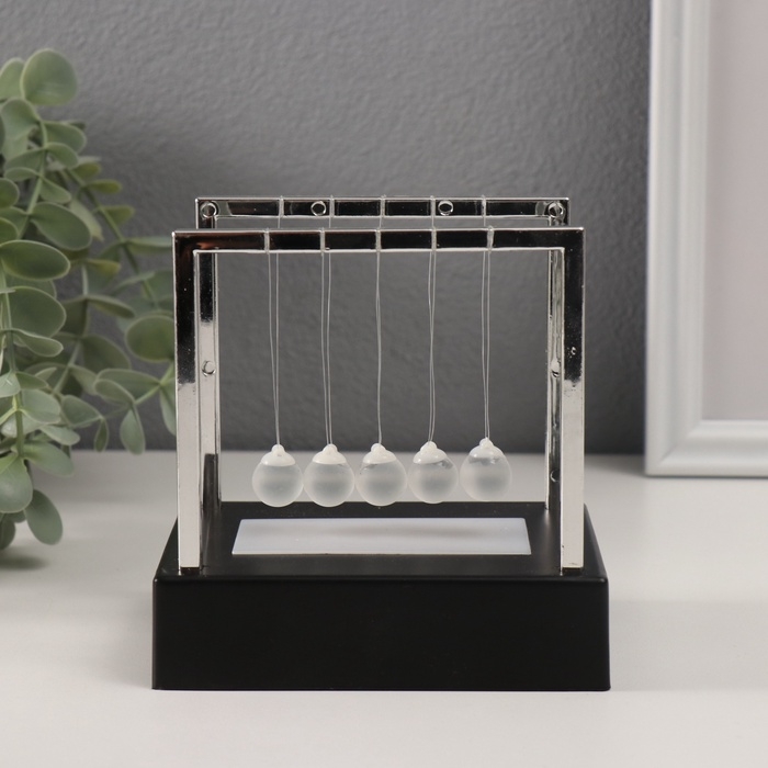 Маятник Маятник "Светящиеся шары" 5 диодов МИКС 12х12х9 см