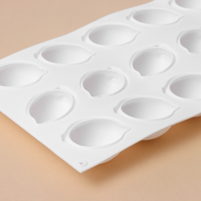 Форма для муссовых десертов и выпечки KONFINETTA «Лимоны», силикон, 29×17×3 см, 15 ячеек (5,5×4 см), цвет белый Форма для муссовых десертов и выпечки KONFINETTA «Лимоны», силикон, 29×17×3 см, 15 ячеек (5,5×4 см), цвет белый