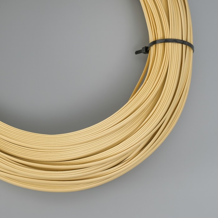 Ротанг искусственный гладкий 6 мм 100 м полутрубка (солома) Ротанг искусственный гладкий 6 мм 100 м полутрубка (солома)
