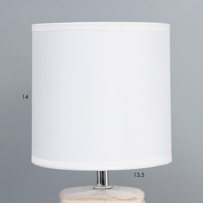Настольная лампа Настольная лампа "Айрис" Е14 40Вт белый 14х14х26 см