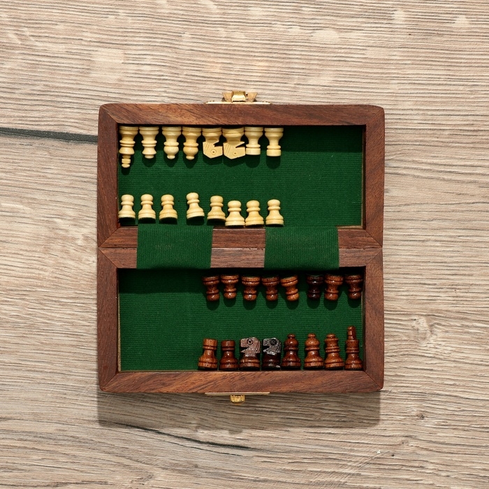 Шахматы карманные, доска 12,5х12,5 см, дерево шишам Шахматы карманные, доска 12,5х12,5 см, дерево шишам