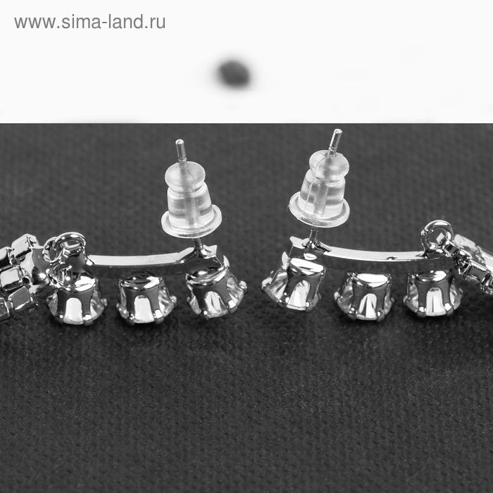 Серьги висячие со стразами «Капель» три нити, цвет белый в серебре, 14 см