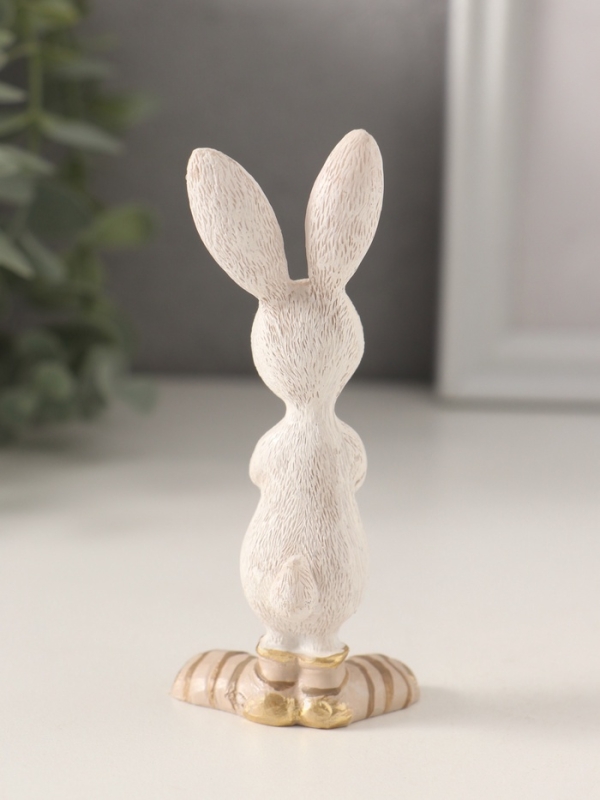 Сувенир полистоун Сувенир полистоун "Белый зайка в полосатых носках" 5х3,5х11 см