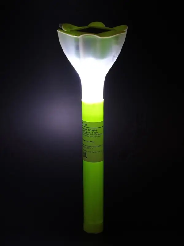 Садовый светильник &laquo;Цветок зелёный&raquo;, уличный, на солнечной батарее, 6&times;29&times;6 см, 1 LED, свечение белое