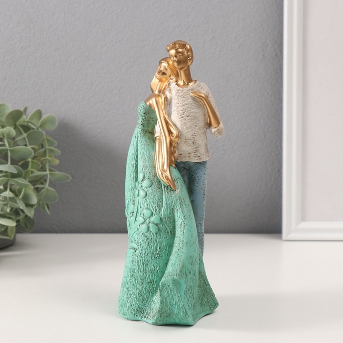 Сувенир полистоун  Сувенир полистоун "Пара держится за руки" бежево-зелёный 8х10х22 см