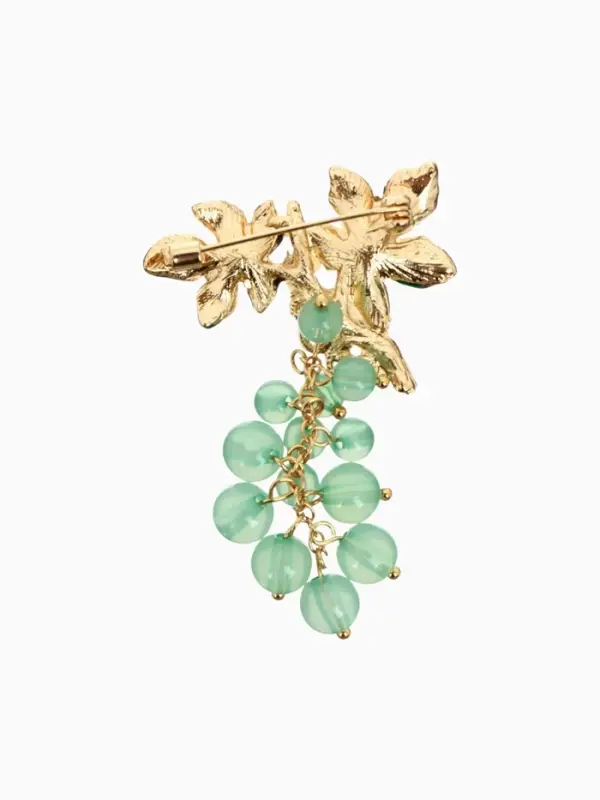 Брошь &laquo;Нефрит&raquo;, виноград, зелёный в золоте