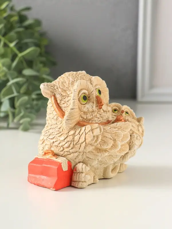 Фигурка гипс &laquo;Сова детский врач&raquo;, 8&times;9&times;7 см, слоновая кость