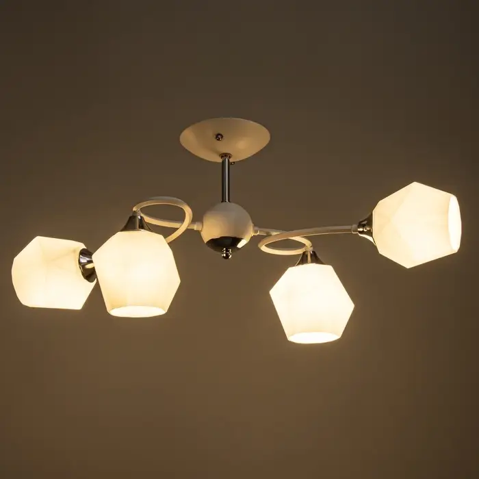 Светильник потолочный BayerLux &laquo;Миссури&raquo;, люстра 4хЕ27, 40 Вт, белый, 71&times;36&times;29 см