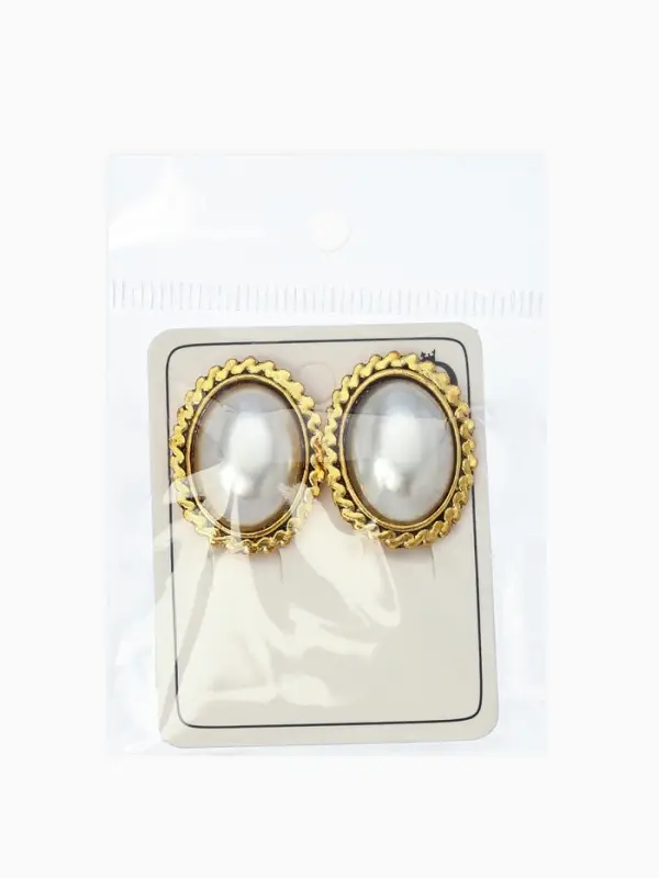 Серьги клипсы для ушей QF &laquo;Жемчужный овал&raquo;, белая в чернёном золоте