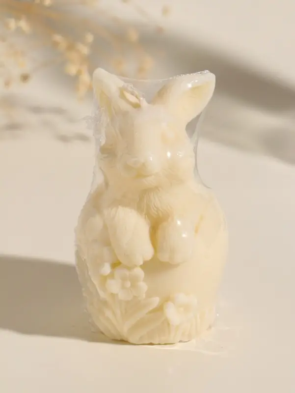 Свеча пасхальная "Заяц с цветами" 6х10 см, бежевый