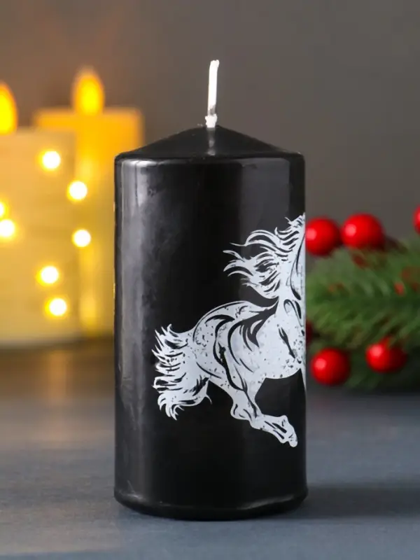 Свеча столб 50*100 мм с накаткой  Свеча столб 50*100 мм с накаткой "Символ года" , Конь, черная